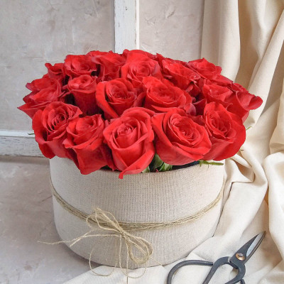 ÖKO-virágdoboz vörös rózsákból